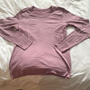 Lululemon pink fitted long sleeve shirt